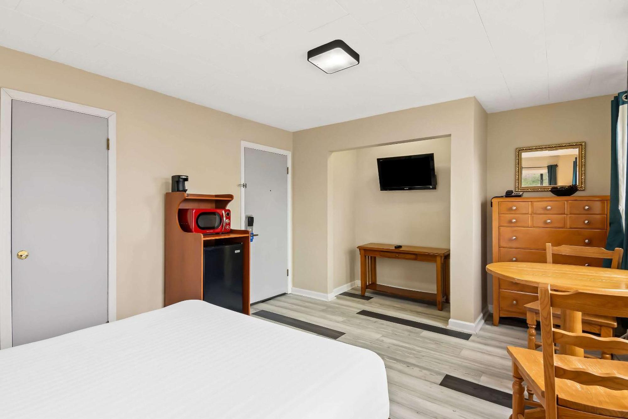 Rodeway Inn Formerly Camp Inn Lodge Oscoda المظهر الخارجي الصورة