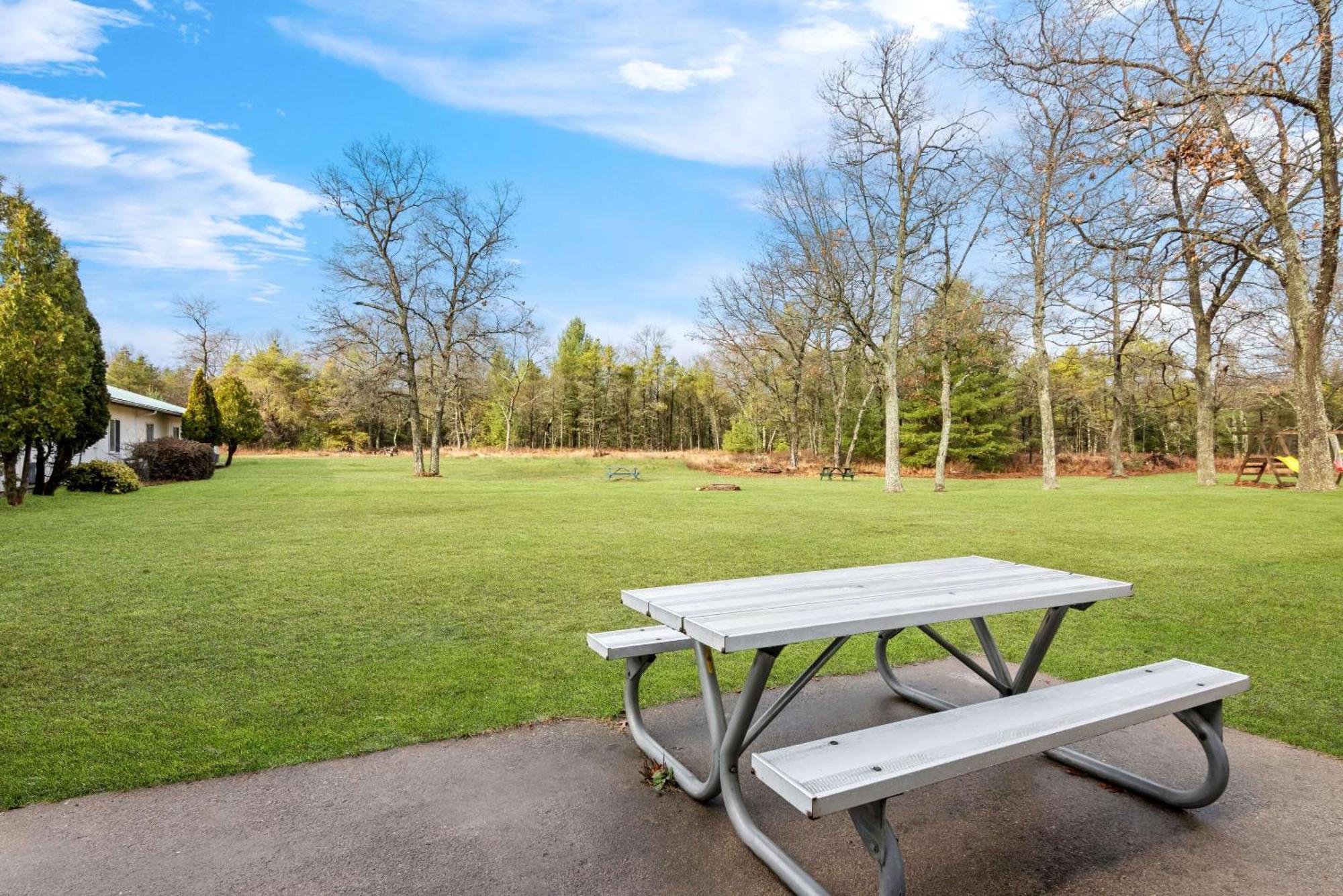 Rodeway Inn Formerly Camp Inn Lodge Oscoda المظهر الخارجي الصورة